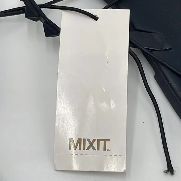 NWT Mixit Black Studded Sandals - Size 6 - Picture 7 of 7